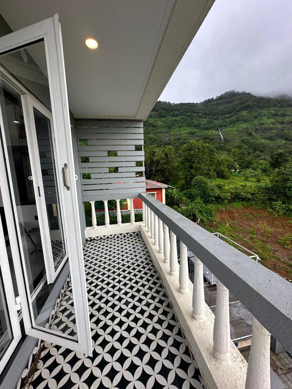 Prana Healing House Villa Poona Buitenkant foto